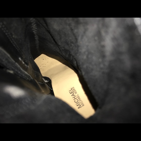 MICHAEL KORS. High heel short black BOOTS suede leather - Picture 4 of 6